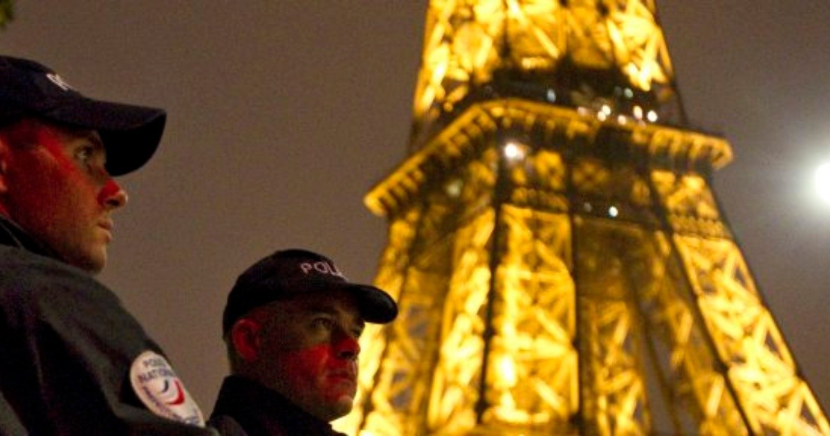 La Torre Eiffel volvió a ser evacuada por una amenaza de bomba | Rosario3