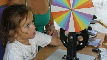 Todos los colores al girar componen luz blanca, uno de los principios a estudiar.
