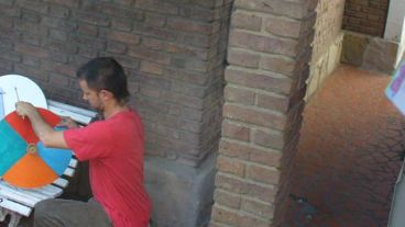 Yayo y los últimos preparativos en la casa de Morrison al 8200, en Fisherton.