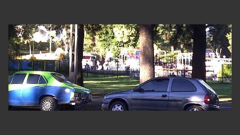 Valeria, celular en mano twitteó su paso por la ciudad de Rosario