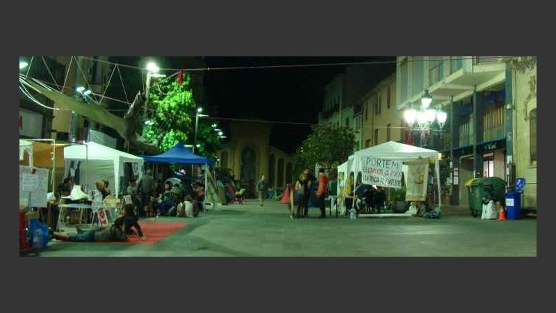 En Terrassa, una localidad vecina a Barcelona, también hay acampe.