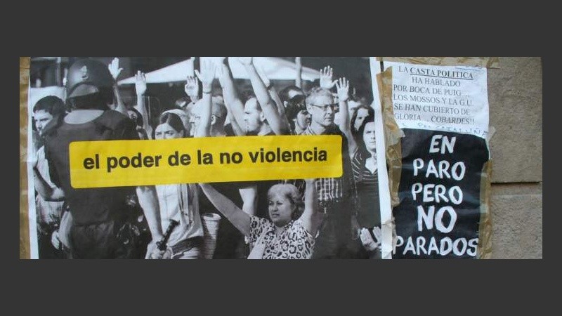 Algunos de los mensajes escritos en la plaza de los indignados.