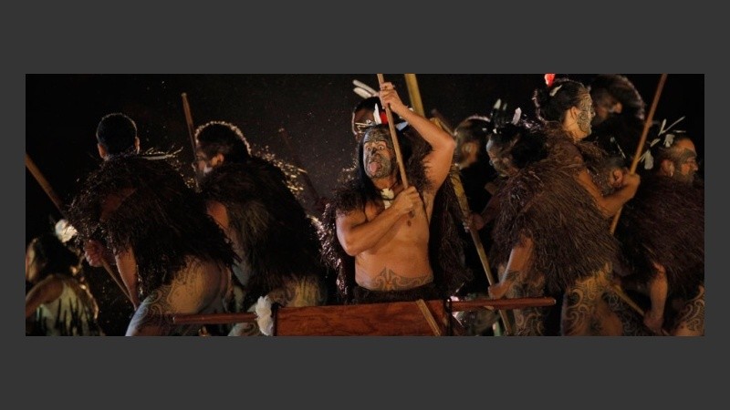 Escena de la cultura maorí en la apertura.