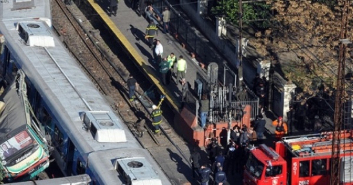 Son once los muertos del choque entre dos trenes y un colectivo Rosario3