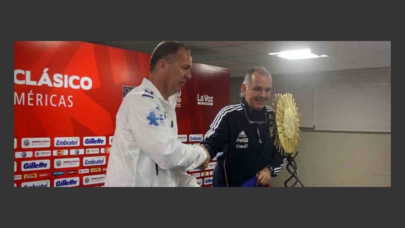 Sabella y Menezes, en la conferencia de prensa previa.