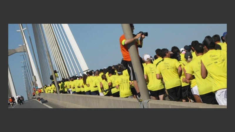 El Puente se llenó de corredores.