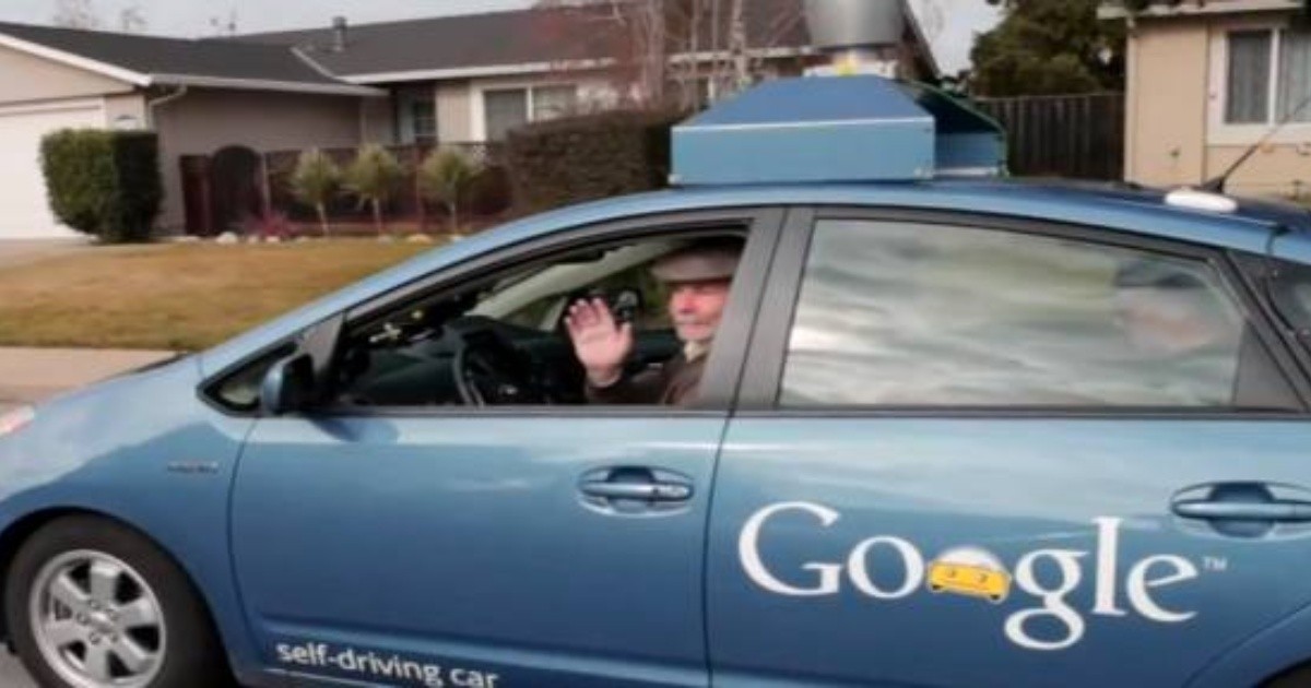 Google presentó un auto que se maneja solo Rosario3