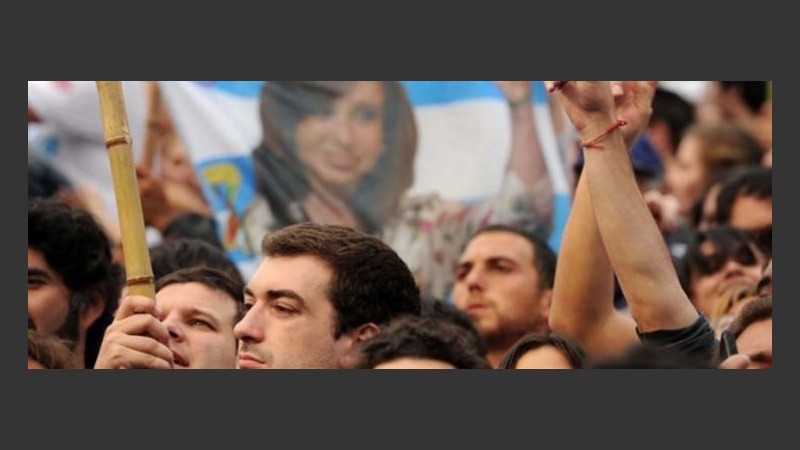 Muchos jóvenes entre los militantes que escucharon a Cristina.