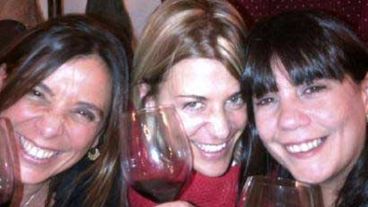 Con más luz la figura detrás de la cortina no se nota.