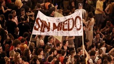 Los militantes españoles volvieron a reclamar: "Pueblo, despierta, se acabó la siesta".