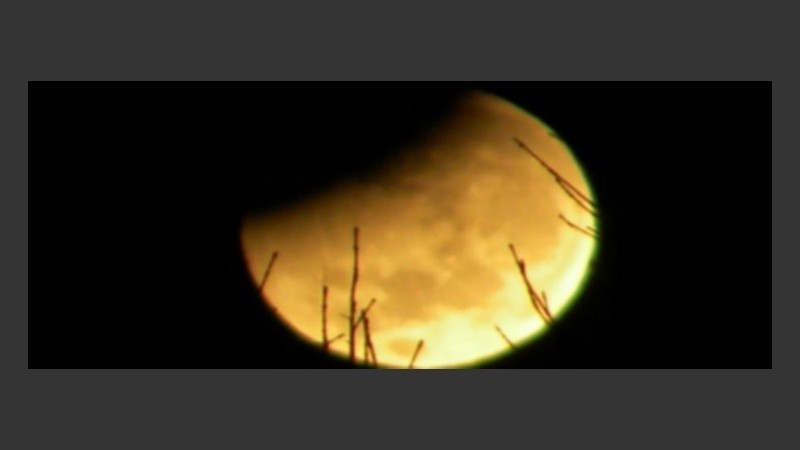 Fabian Turino mandó su foto del eclipse, desde Rafaela. 