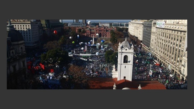 La marcha de la CGT en la plaza de Mayo.