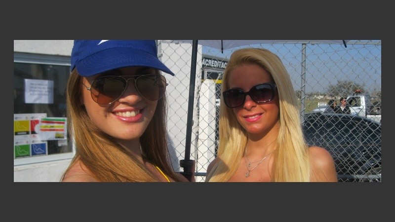 Autos y chicas, la locura de los rosarinos.