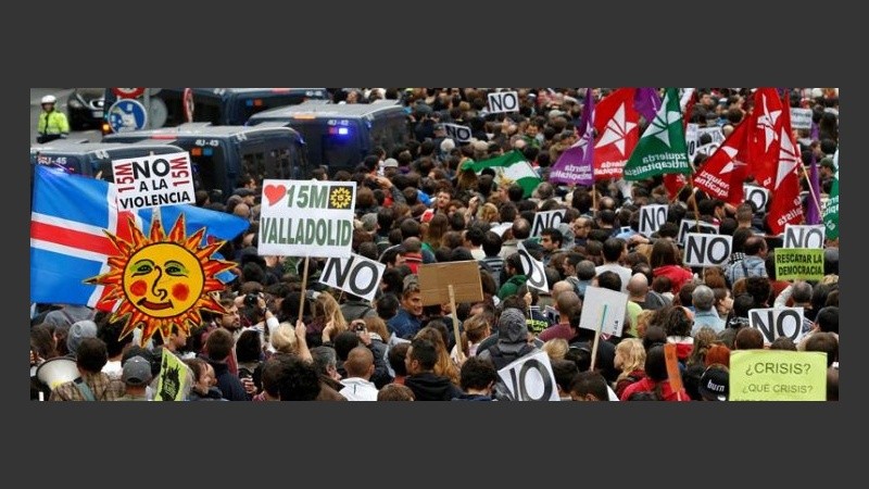 La protesta es en contra de los ajustes del gobierno de Rajoy.