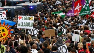 La protesta es en contra de los ajustes del gobierno de Rajoy.