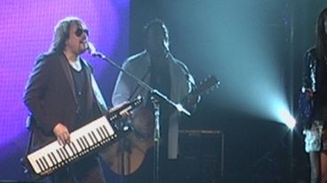 El artista tocó en los salones del casino.