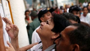 Los venezolanos en los centros de sufragio.