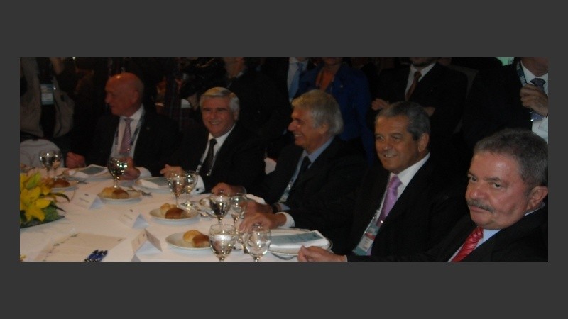 Lula junto a los gobernadores Bonfatti y De la Sota.