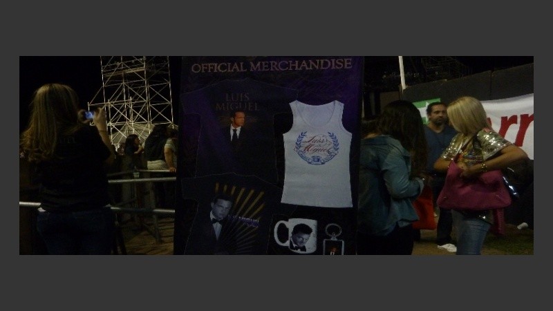 El merchandising oficial de Luis Miguel. 