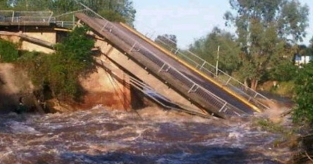 Tras la lluvia: cayó un puente que une San Lorenzo con Puerto San ...