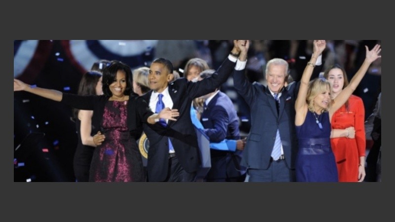 Obama celebró junto con su familia y el compañero de fórmula.