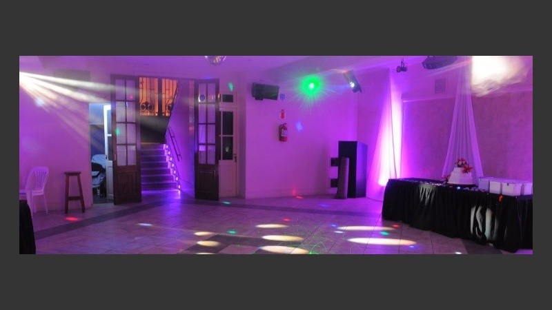 El salón Sirah se encuentra en Entre Ríos al 1200.