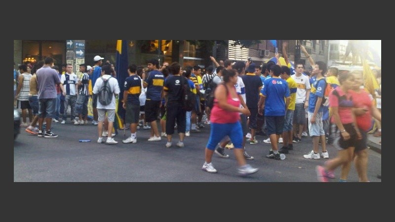 Simpatizantes xeneizes festejaron pero se cruzaron con los leprosos.