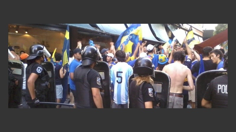 Simpatizantes xeneizes festejaron pero se cruzaron con los leprosos.