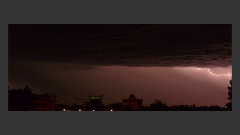 Un rayo de luz en medio de la cerrada noche. 