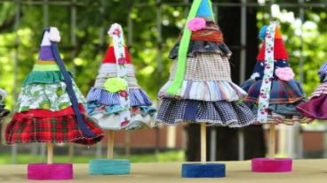 Los arbolitos navideños del Obrador.