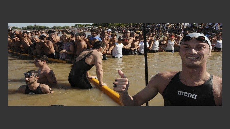 Los nadadores más calificados nadaron en las aguas del Paraná