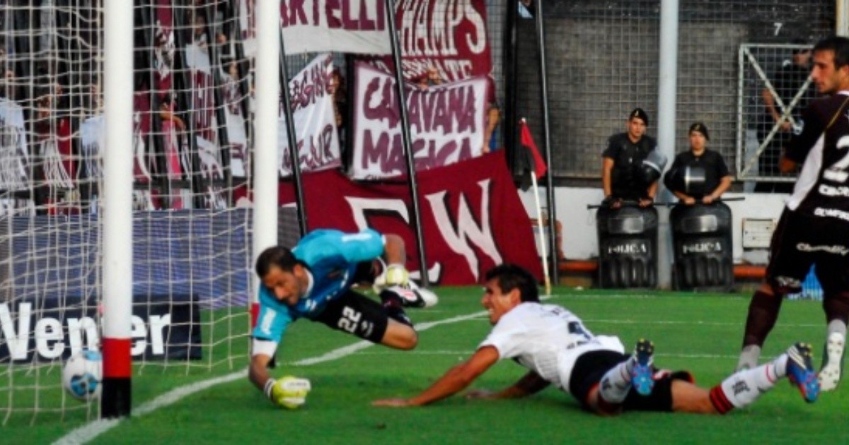 Newell’s extrañó a sus figuras y Lanús le dio un duro golpe | Rosario3