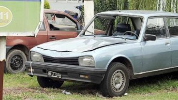 El Peugeot 504 en el que el periodista protagonizó el trágico episodio.