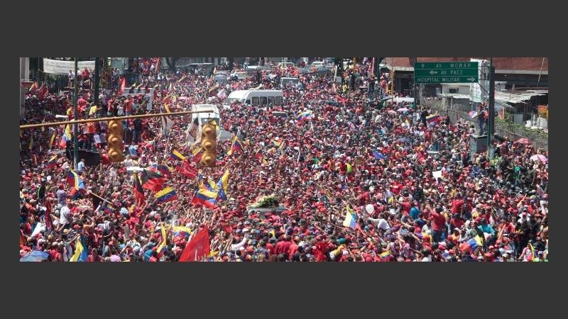 Las calles de Caracas se llenaron por el adiós a Chávez.