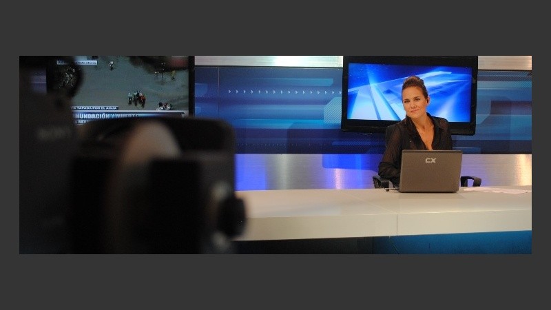 Una prueba de cámara antes de empezar el noticiero de este miércoles.