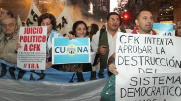 Reclamos: desde la reforma de la Justicia hasta el juicio político a Cristina.