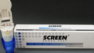 Un dispositivo para la detección de droga en saliva.