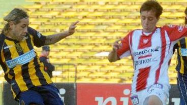 Bareiro volvió a ser titular en lugar de Toledo, suspendido.