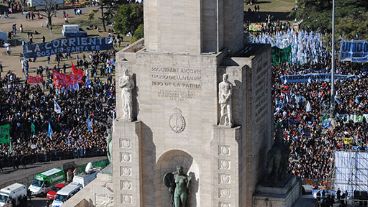 El escenario estuvo montado sobre el Monumento.