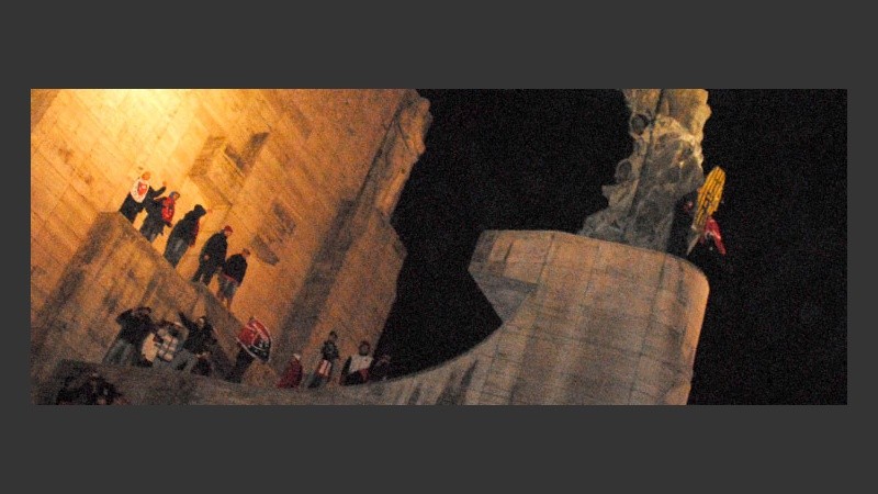 Del Coloso al Monumento con el grito de Newell's campeón.