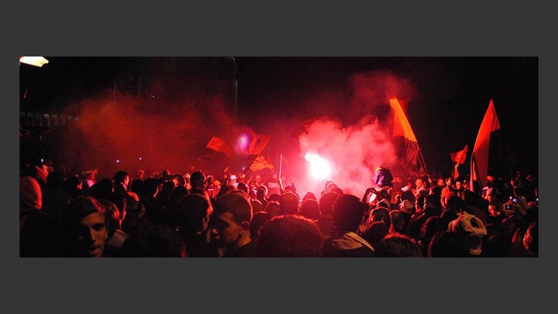 Del Coloso al Monumento con el grito de Newell's campeón.
