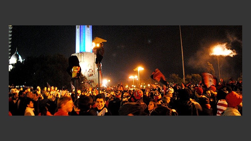 Del Coloso al Monumento con el grito de Newell's campeón.