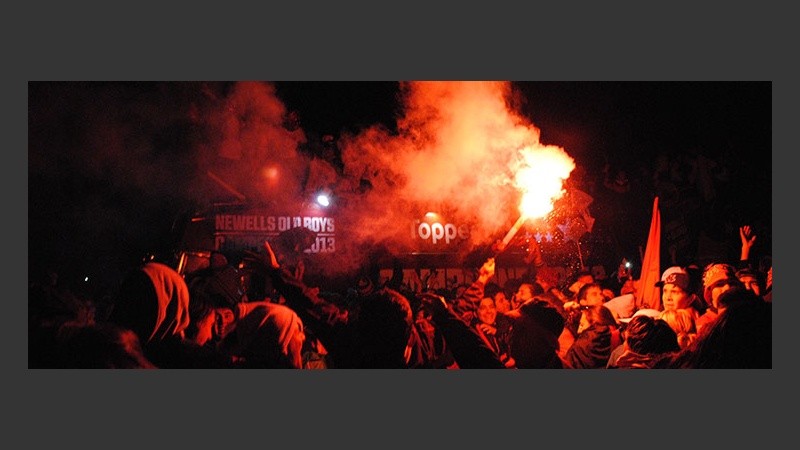 Del Coloso al Monumento con el grito de Newell's campeón.