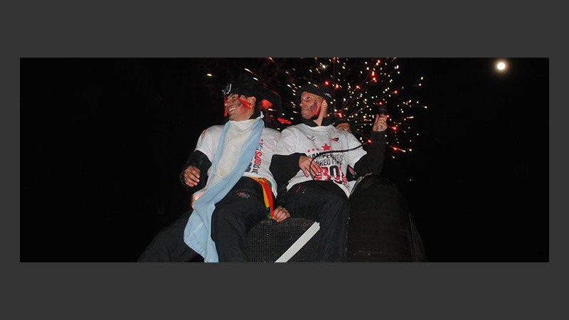 Del Coloso al Monumento con el grito de Newell's campeón.