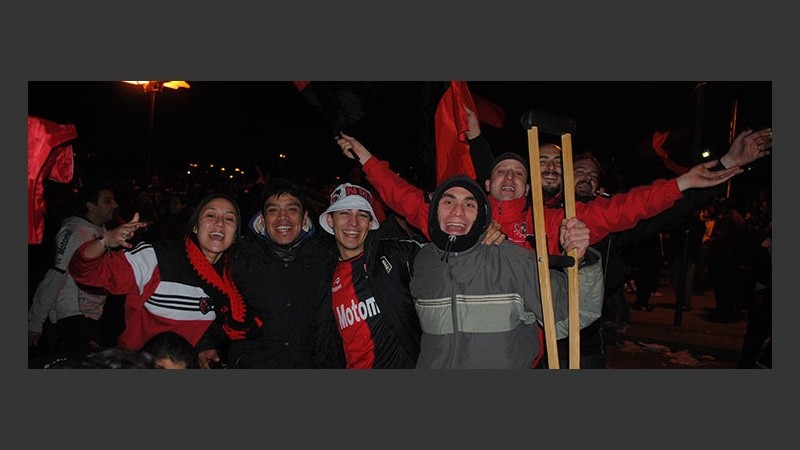 Del Coloso al Monumento con el grito de Newell's campeón.