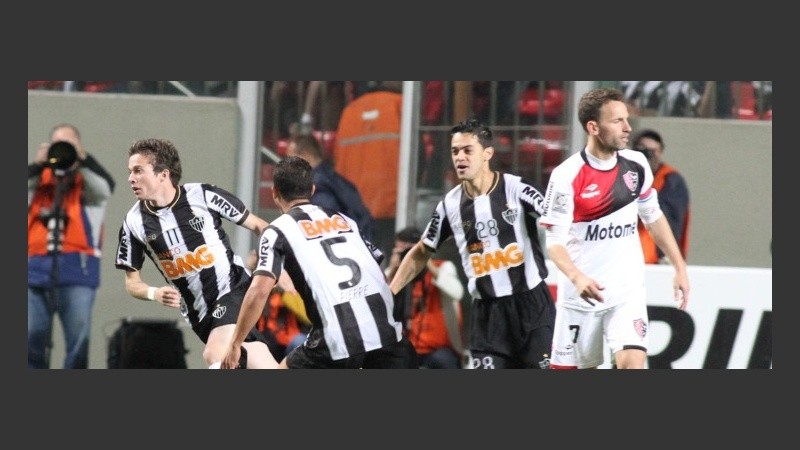 Bernard  sale a gritar su tanto. Bernardi lo sufre.