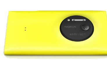 La cámara tiene flash de xenon para fotos y flash led para videos.