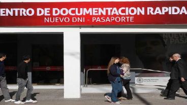 El Centro de Documentación Rápida (CDR) de Rosario en plena tarea.