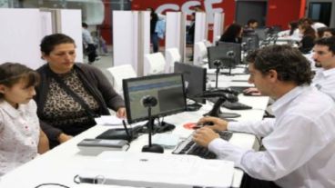 El Centro de Documentación Rápida (CDR) de Rosario en plena tarea.