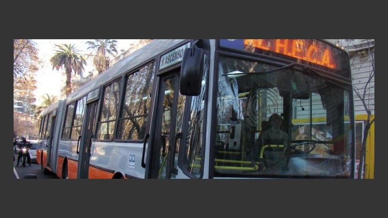 El nuevo coche de la línea 122 que debutó este miércoles.